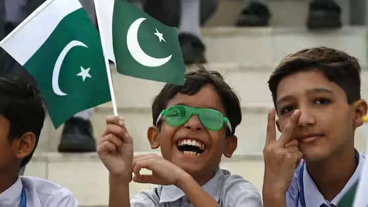 Why India and Pakistan celebrate independence a day apart